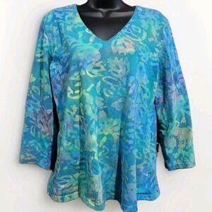 Su Placer Batik V-Neck T-Shirt Size L Green Tropical Art to Wear 3/4 Slv Resort